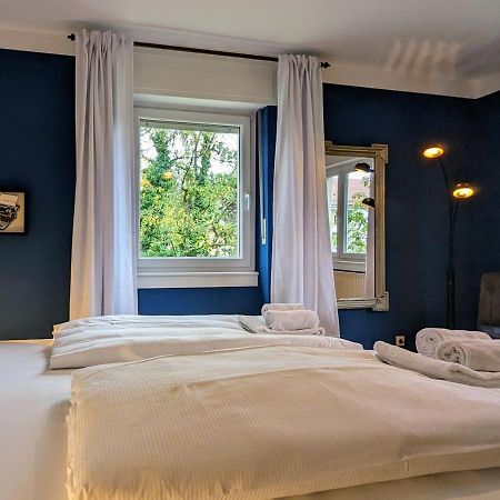 65Qm Altbaucharme Mit Zwei Balkonen Apartment Карлсруе Екстериор снимка