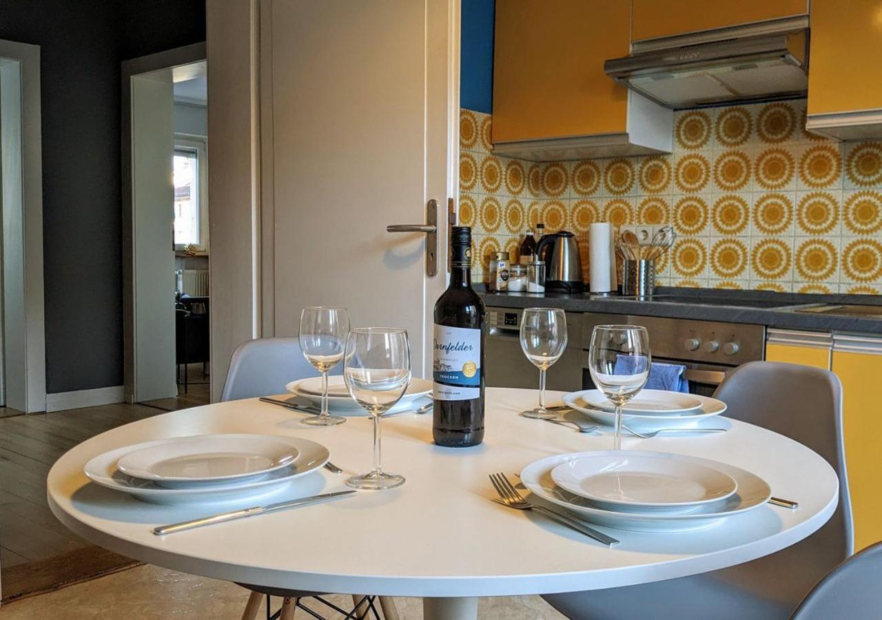 65Qm Altbaucharme Mit Zwei Balkonen Apartment Карлсруе Екстериор снимка