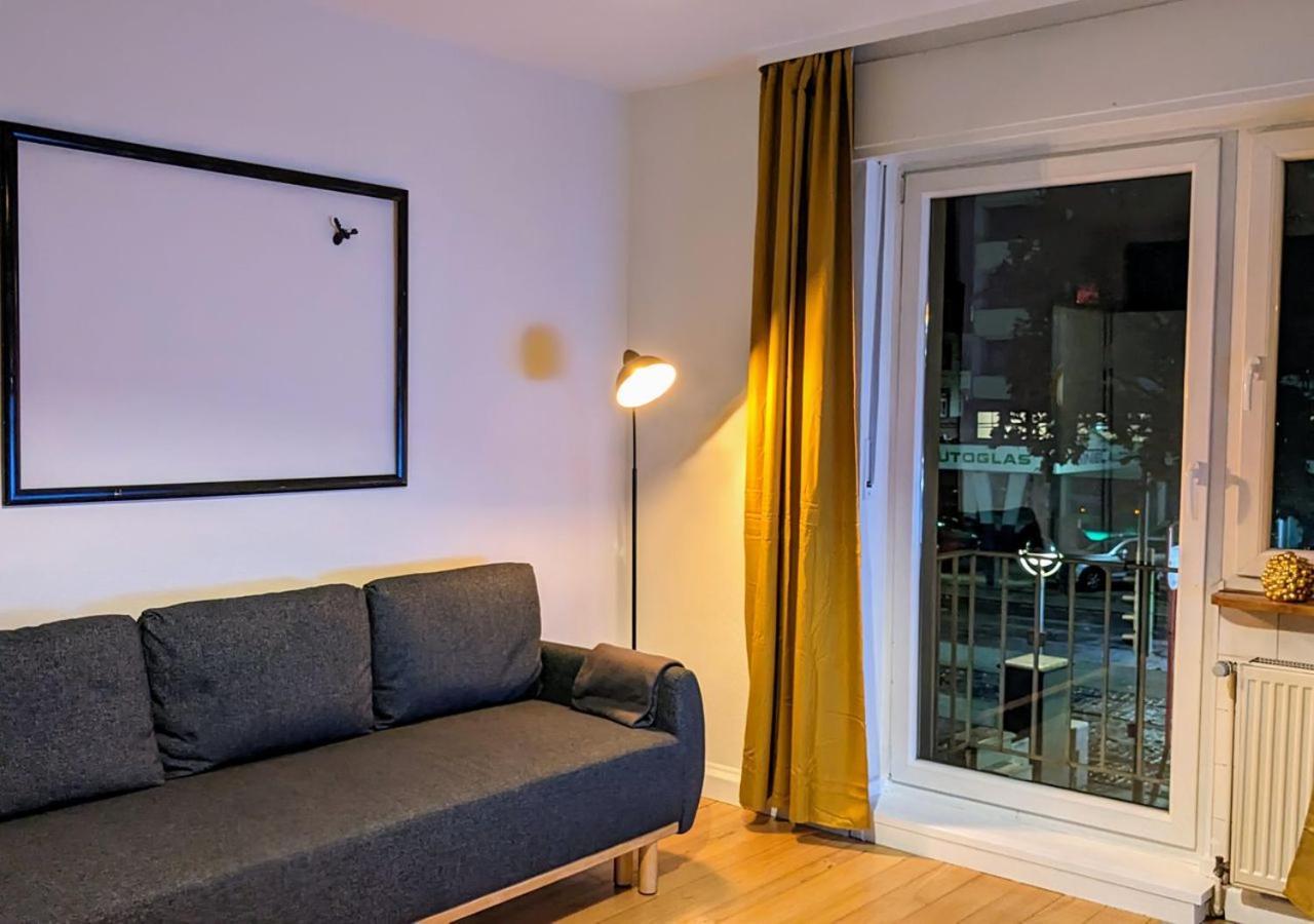 65Qm Altbaucharme Mit Zwei Balkonen Apartment Карлсруе Екстериор снимка