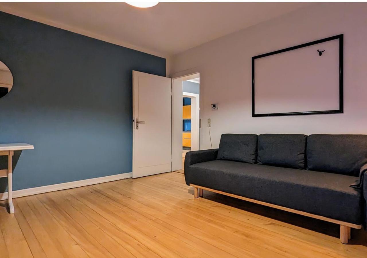 65Qm Altbaucharme Mit Zwei Balkonen Apartment Карлсруе Екстериор снимка